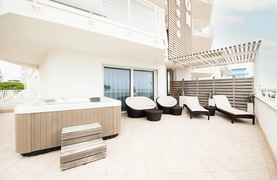 Hotel Carlton-1