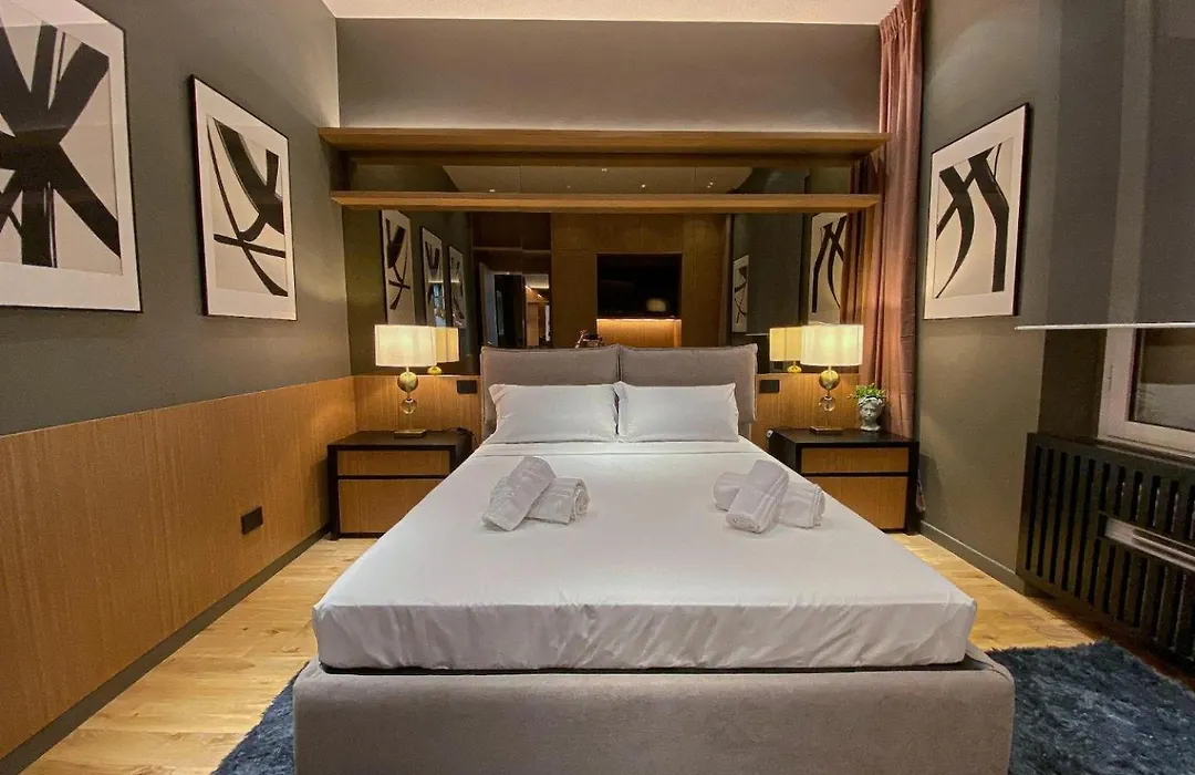 Luxurious Apartments In The Center Of Rome-1