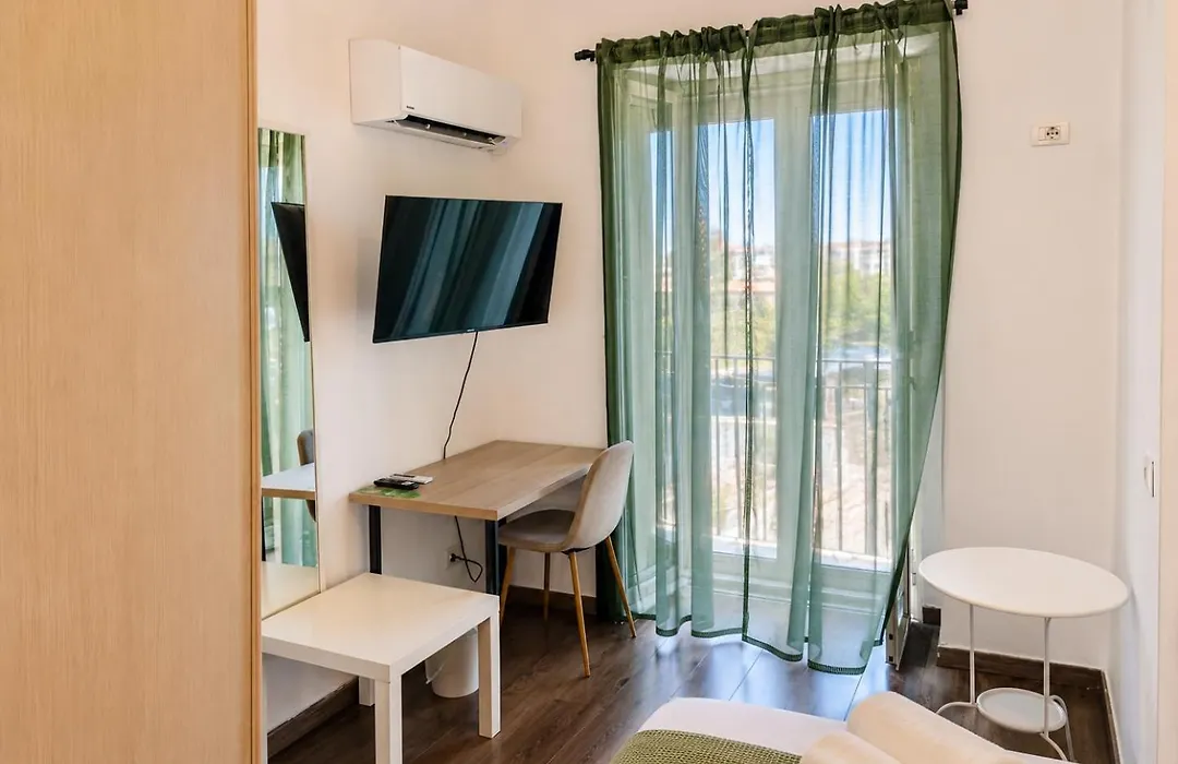 Zurria Rooms-1