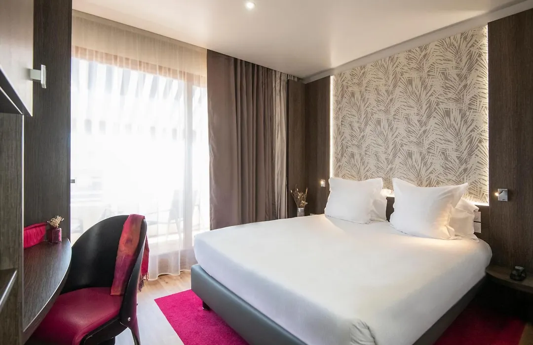 Best Western Premier Le Patio des Artistes Wellness Jacuzzi-1