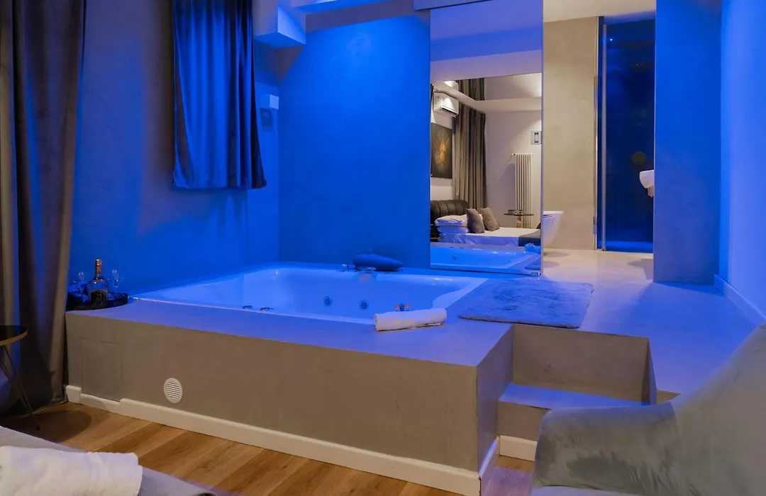 Four Luxury Suite-1