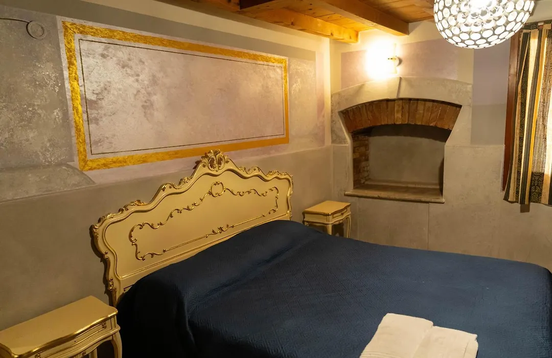 V Nice Rooms-1