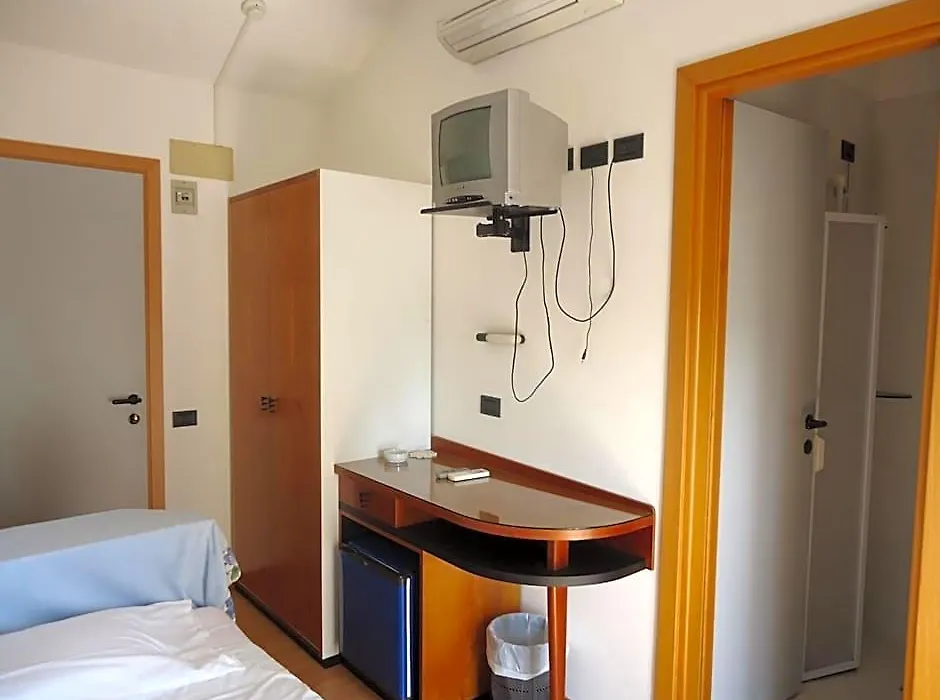 Hotel L&V-1