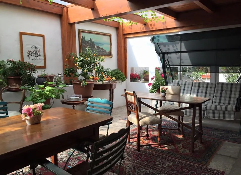Bed And Breakfast Oz-1