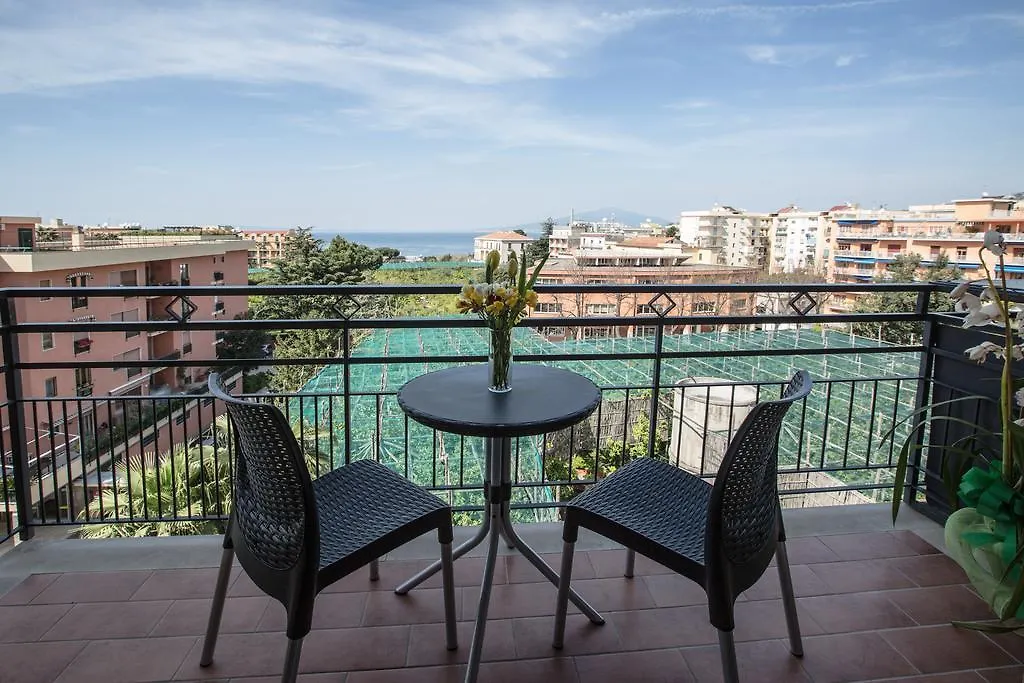 Sea Room Sorrento-1