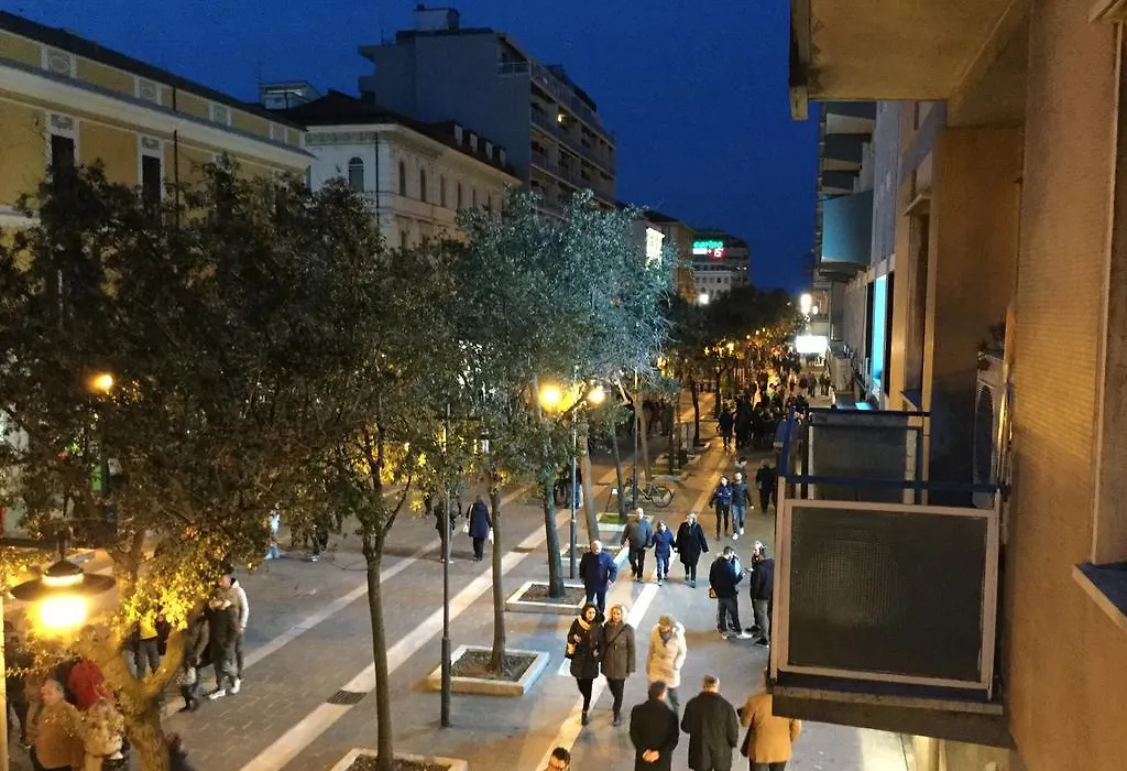 Domus Corso Umberto 18 B&B-1