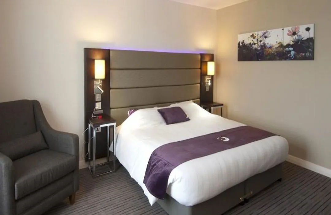 Premier Inn London Bank-1