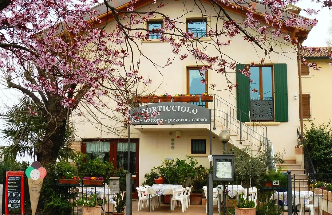 Affittacamere Porticciolo-1