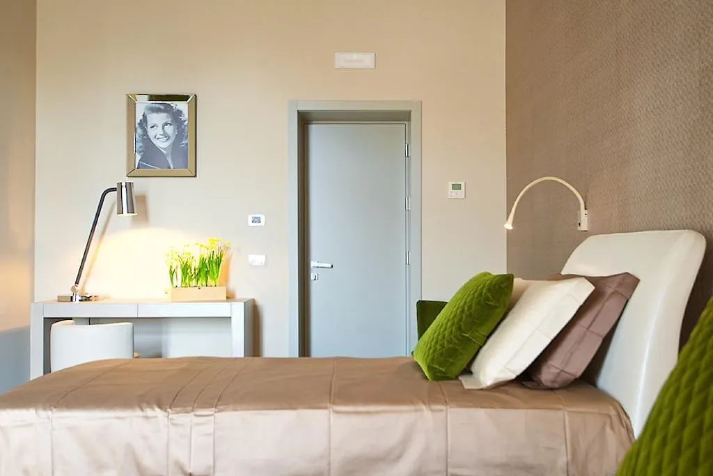 Vittoriano Luxury Suites-1