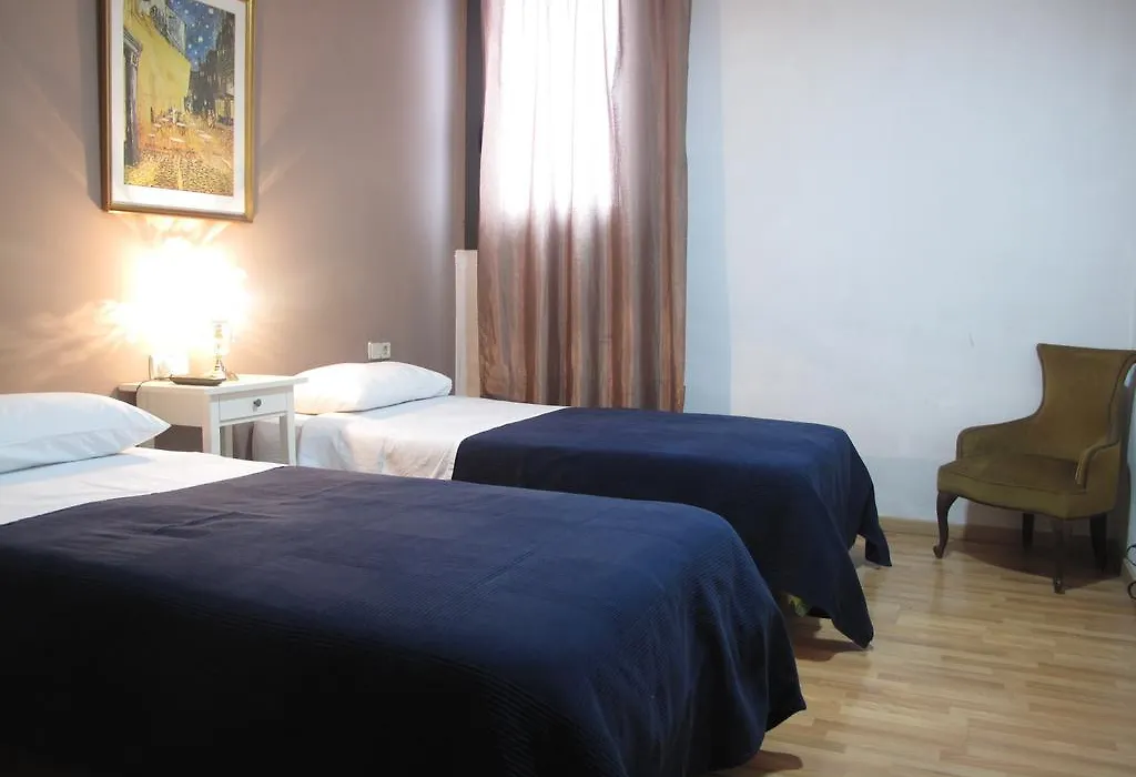 Hostal Lk Barcelona-1