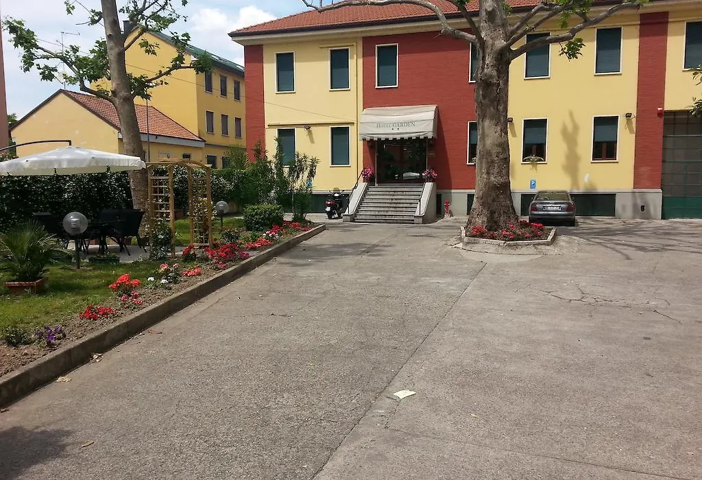 Hotel Garden-1