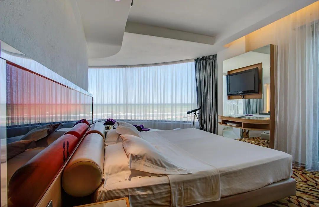 Hotel Waldorf- Premier Resort-1