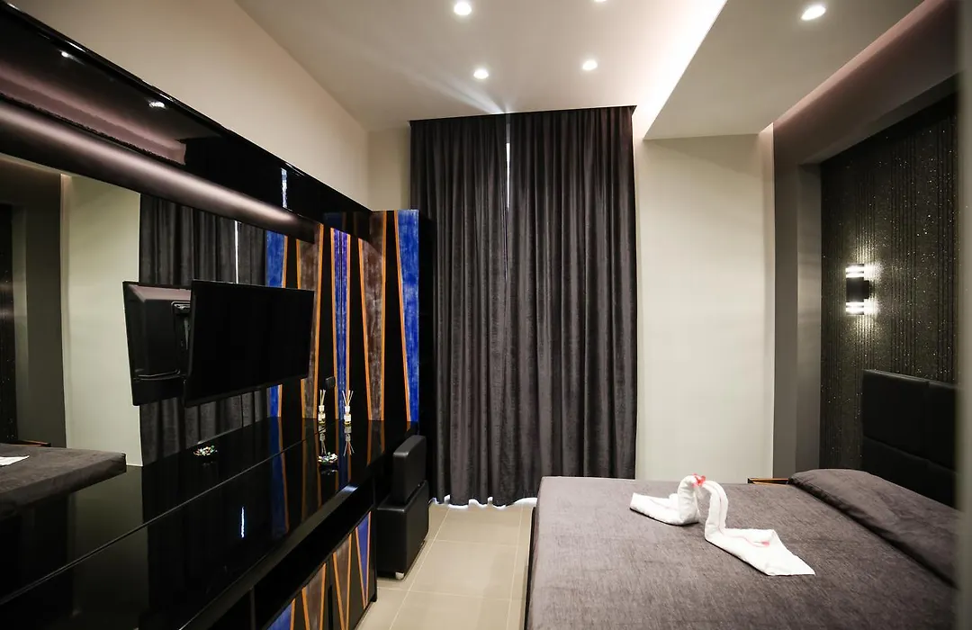 Gramsci Luxury Rooms-1
