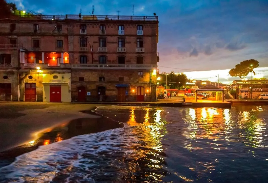 Yacht Club Capo Cervo Suites B&B-1