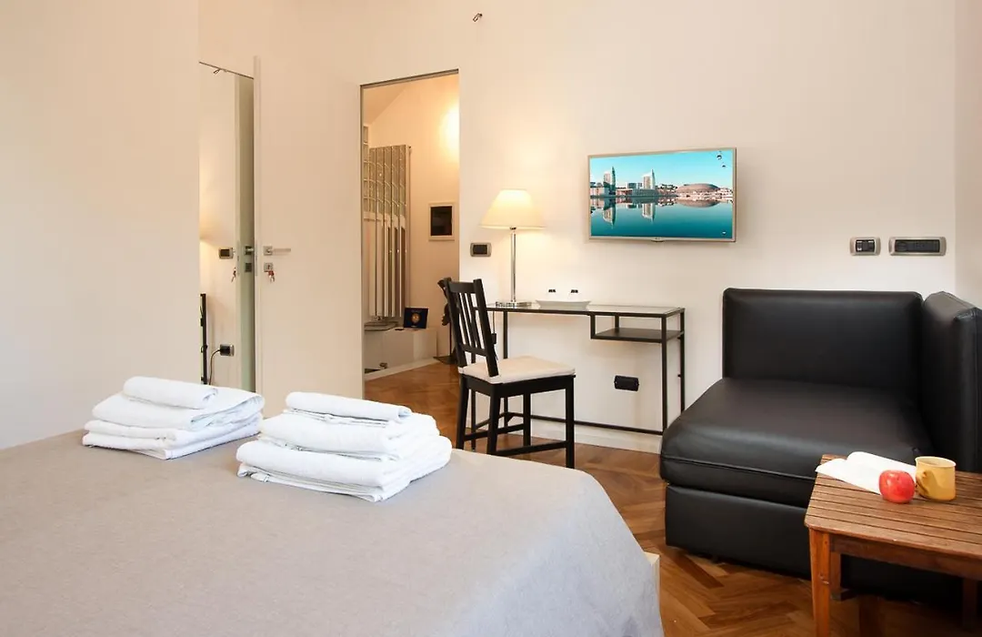 Room In Roma Isole-1