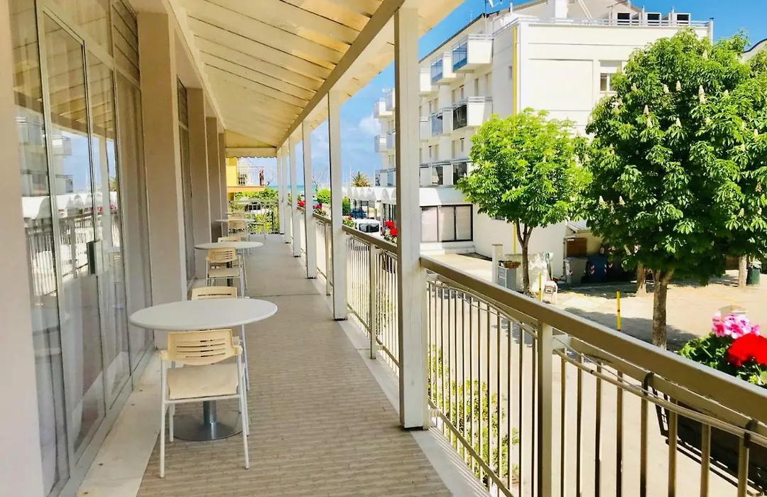 Hotel Adria Beach-1