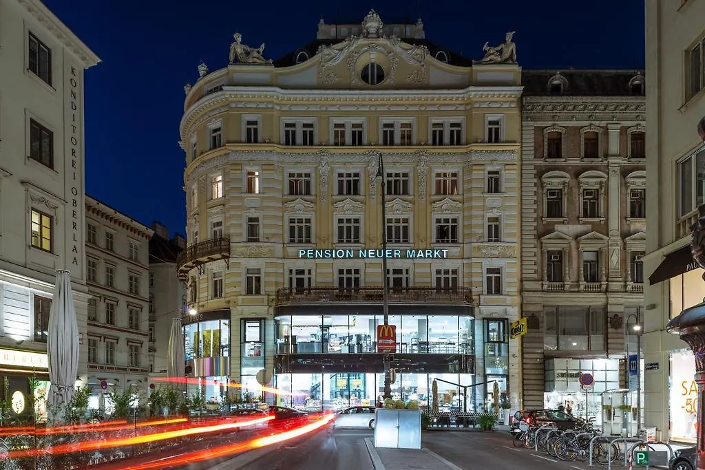 Pension Neuer Markt-1