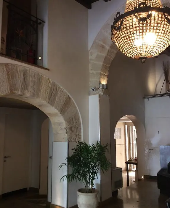 Ucciardhome Hotel-1