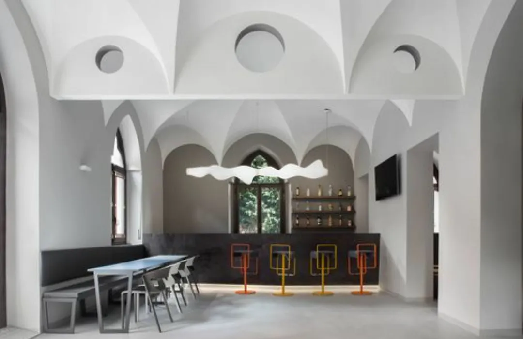 Babila Hostel & Bistrot-1