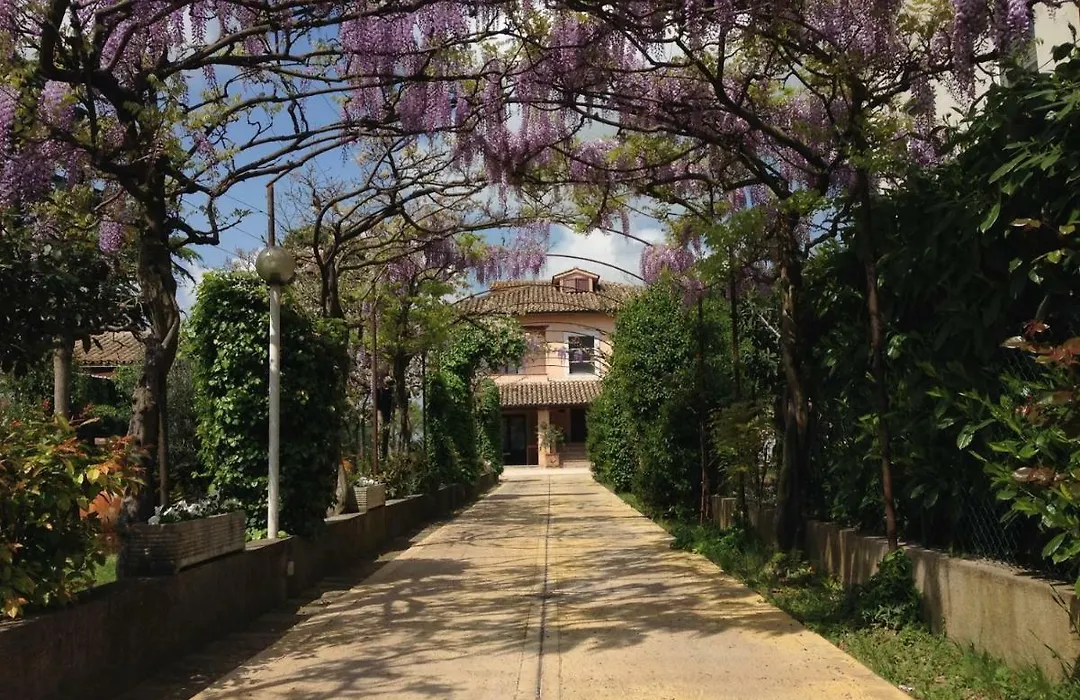 Casa De' Trinci-1