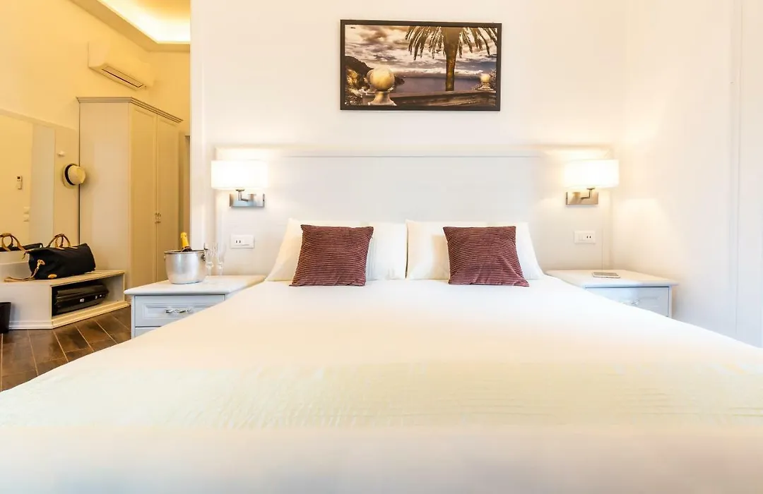 Suites Sorrento Elegance-1