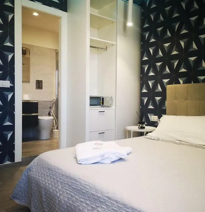 2B Fifteen Floor Suite Napoli-1