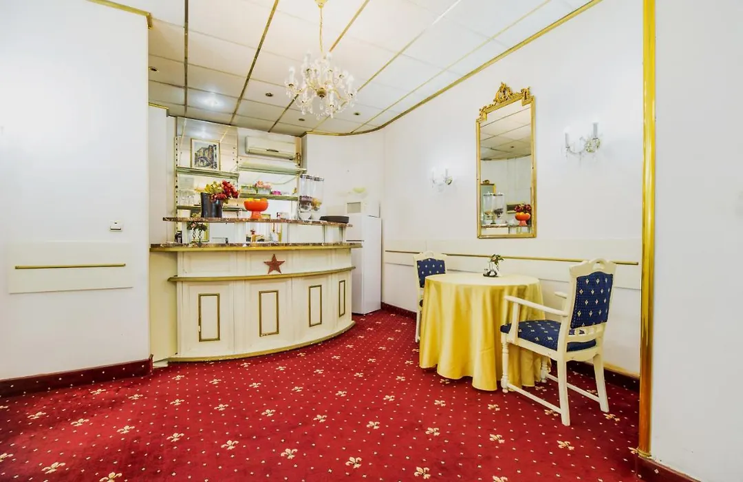 Hotel Carpati Imparatul Romanilor-1