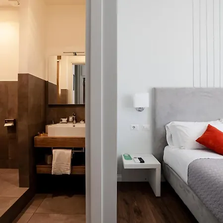 Eighty Four Rooms-3