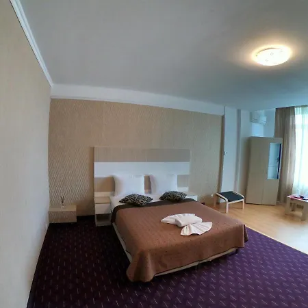 Hotel Mon Caprice-3