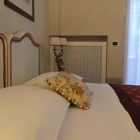 Bed And Breakfast Flowers-2
