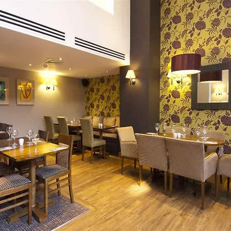 Premier Inn London City - Old Street-3