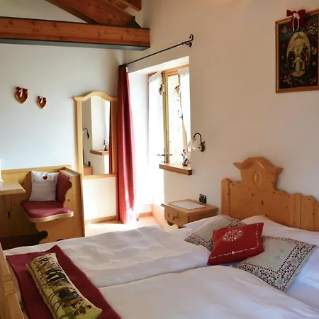 Cozy Apartment Near The Colosseum Central Rome-2