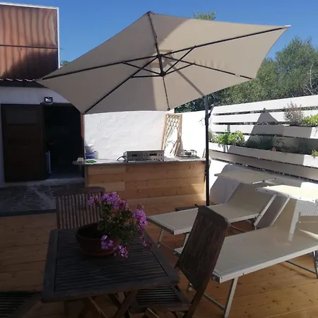 Flamingo Guest House- Rooms-2