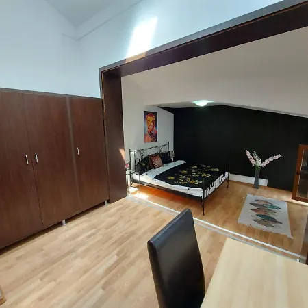Happy Accomodation-2