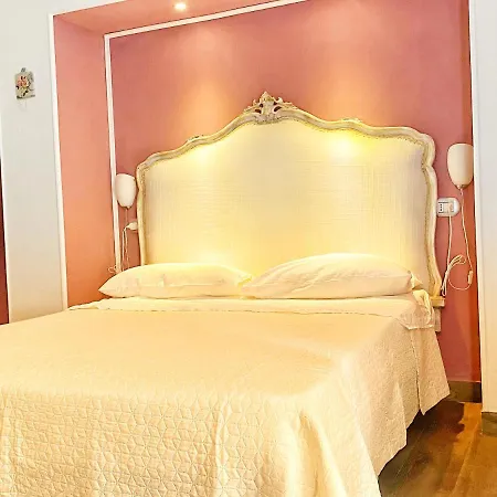 B&B Central Station Suite-3