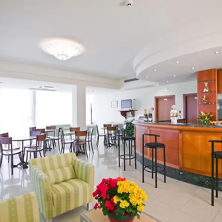 Hotel Globus-2