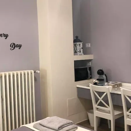 Room Sweet Room 2-2