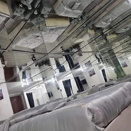 Diamond Rooms-2