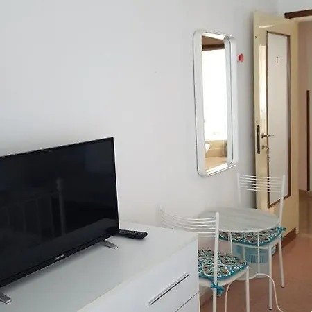 B&B Diana-2