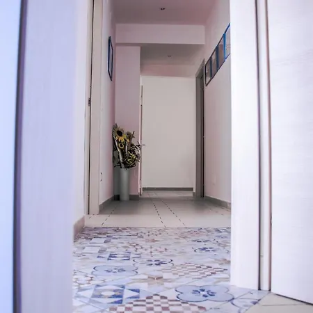 Walk Rooms-2