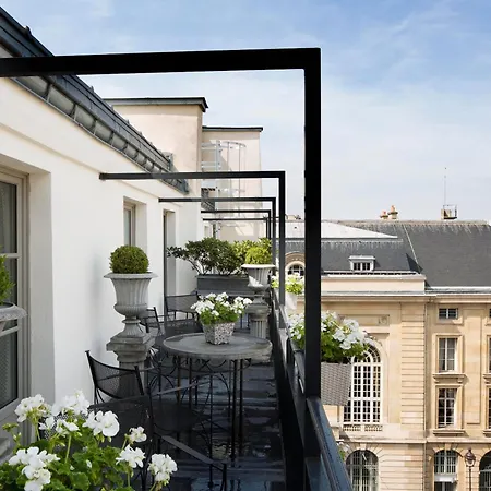 Hotel Des Grands Hommes-3