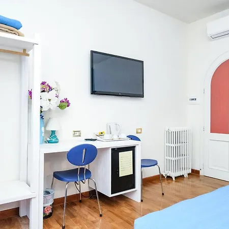 Lia Rooms-2