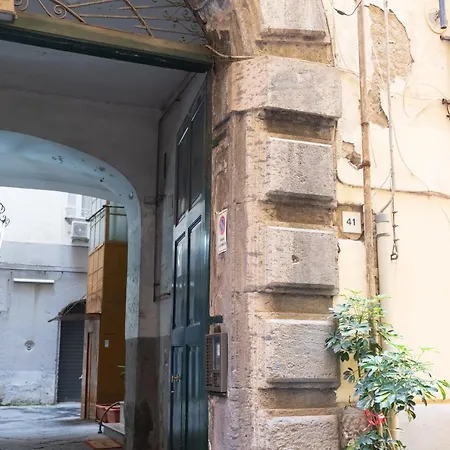Suites Trinità in Toledo street-3