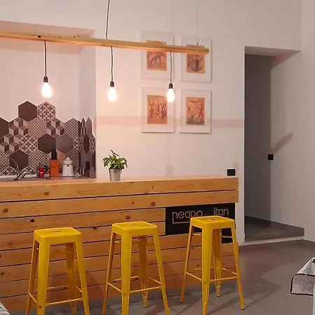 Neapolitan Flat 2 0 B&B-3