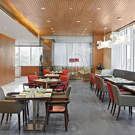 Hyatt Place Dubai Baniyas Square-3