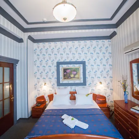 Bucharest Comfort Suites Hotel-3