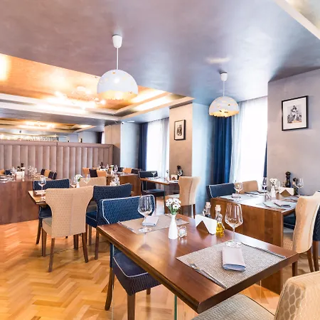 Venis Boutique Hotel-3
