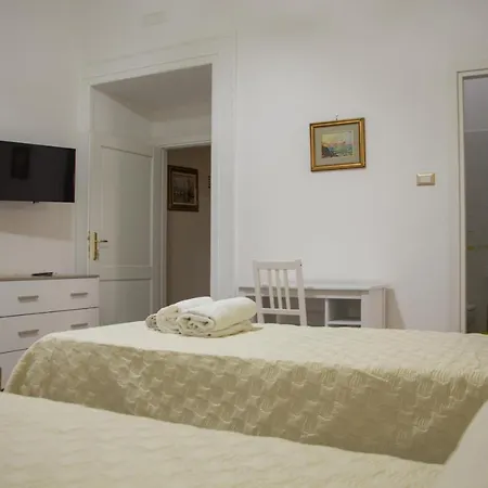 Donna Laura Suite-3