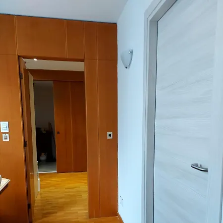 Genova Rooms Serra B-2