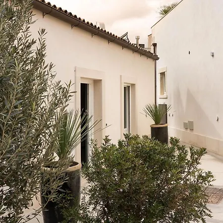 Byssus Suites-3